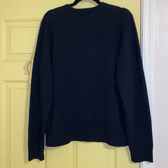 Ralph Lauren Mens Vneck Sweater 100% Lamb Wool in Black with Purple Embroidery - Picture 3 of 7